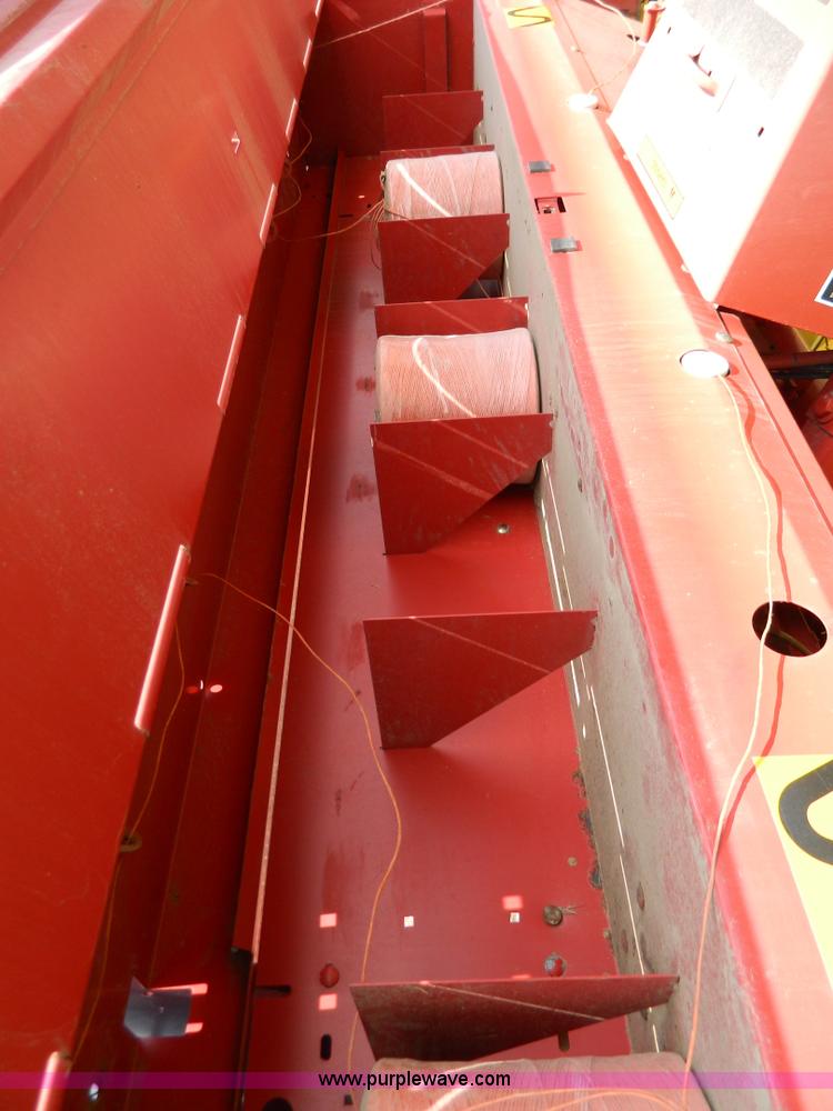 image for item G7816 1998 New Holland 664 round baler