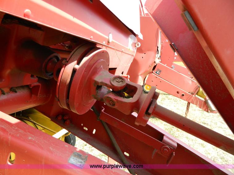 image for item G7816 1998 New Holland 664 round baler