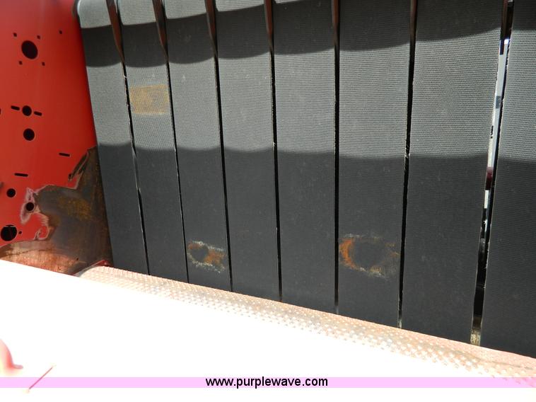 image for item G7816 1998 New Holland 664 round baler