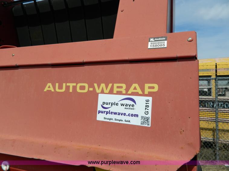 image for item G7816 1998 New Holland 664 round baler