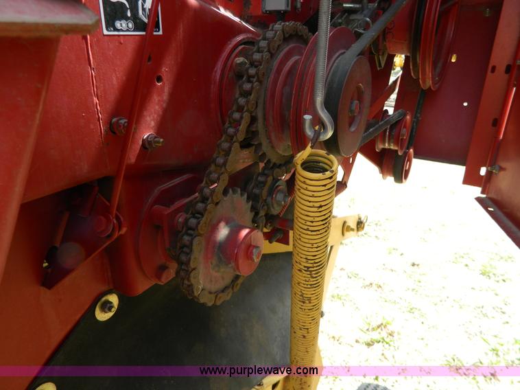 image for item G7816 1998 New Holland 664 round baler