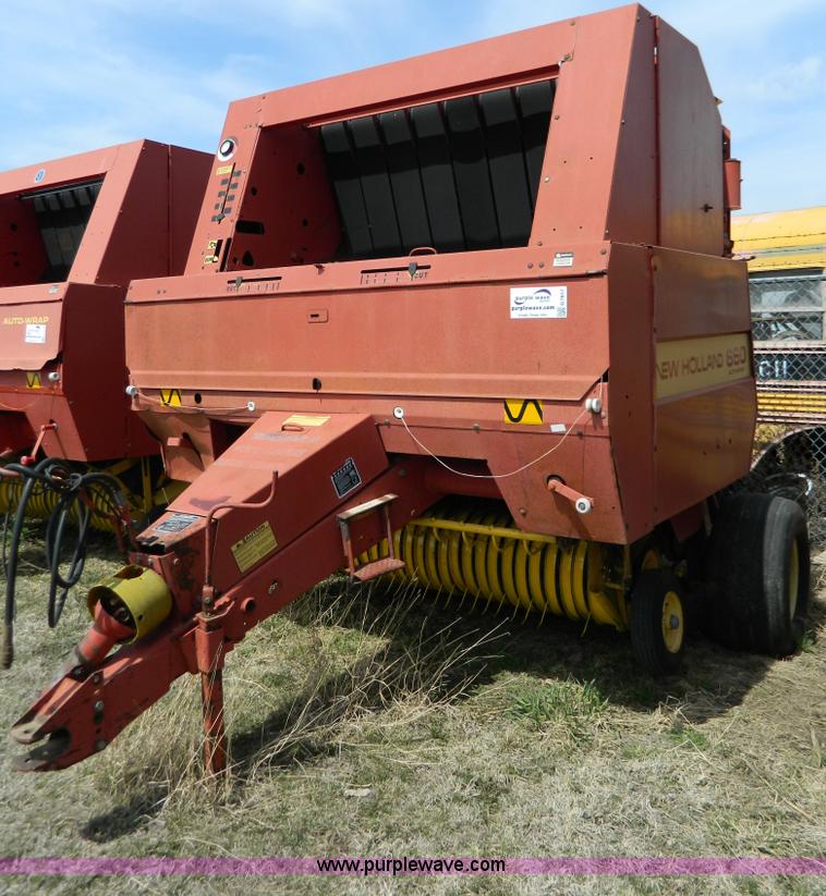 image for item G7817 1992 New Holland 660 round baler
