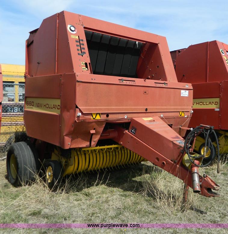 image for item G7817 1992 New Holland 660 round baler