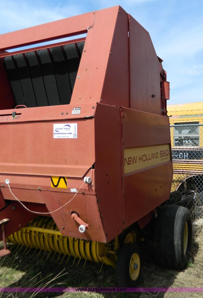 image for item G7817 1992 New Holland 660 round baler