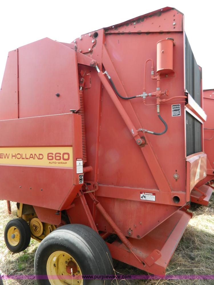 image for item G7817 1992 New Holland 660 round baler