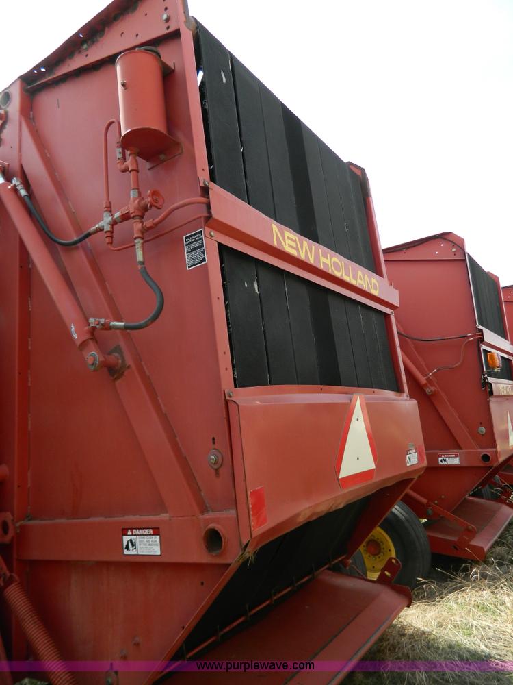 image for item G7817 1992 New Holland 660 round baler