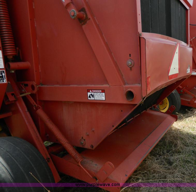 image for item G7817 1992 New Holland 660 round baler