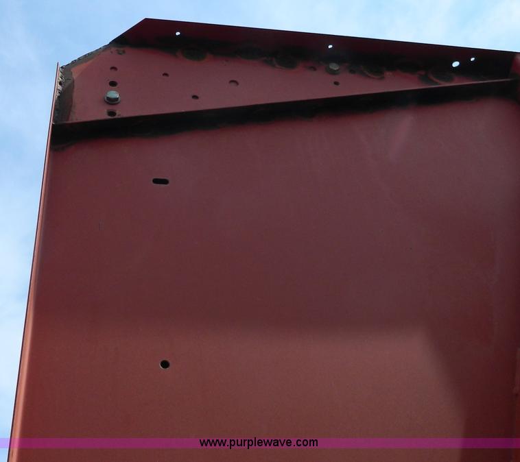 image for item G7817 1992 New Holland 660 round baler