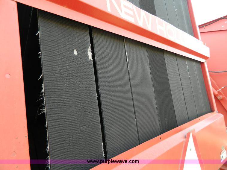 image for item G7817 1992 New Holland 660 round baler