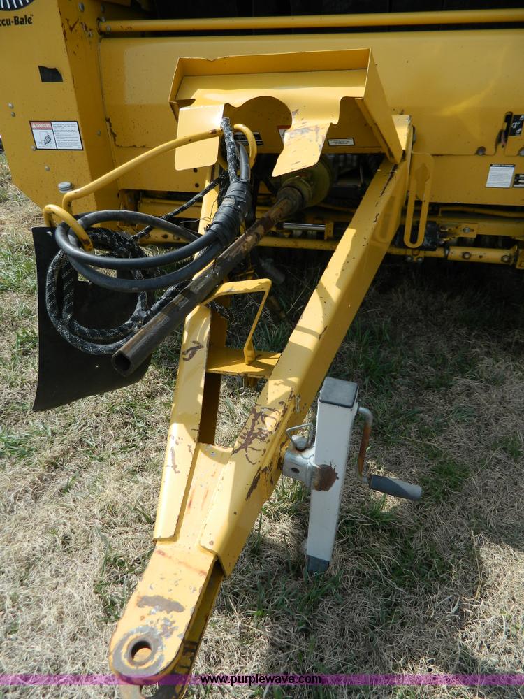 image for item G7818 2000 Vermeer 605L round baler