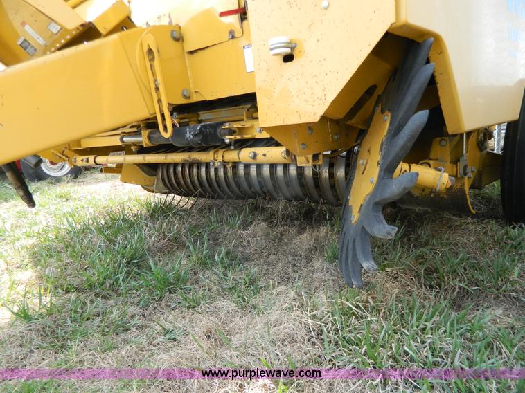 image for item G7818 2000 Vermeer 605L round baler