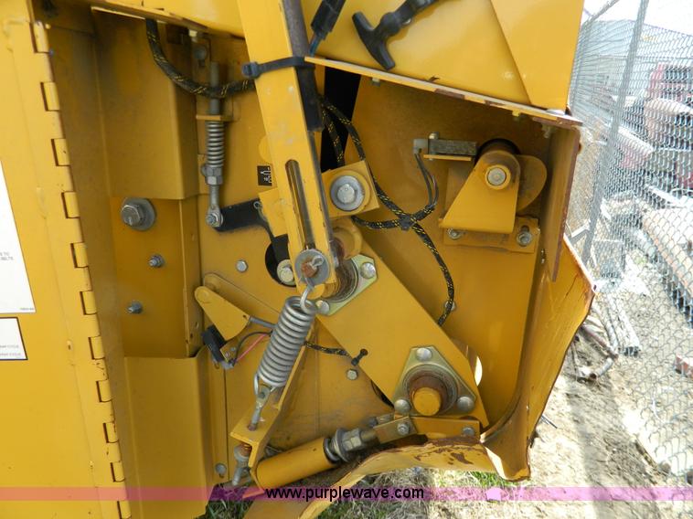 image for item G7818 2000 Vermeer 605L round baler