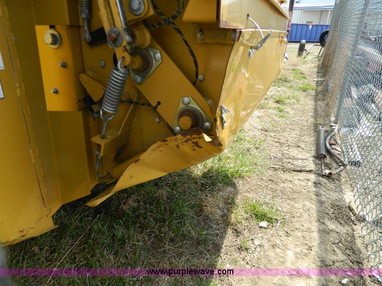 image for item G7818 2000 Vermeer 605L round baler