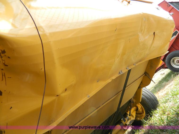 image for item G7818 2000 Vermeer 605L round baler