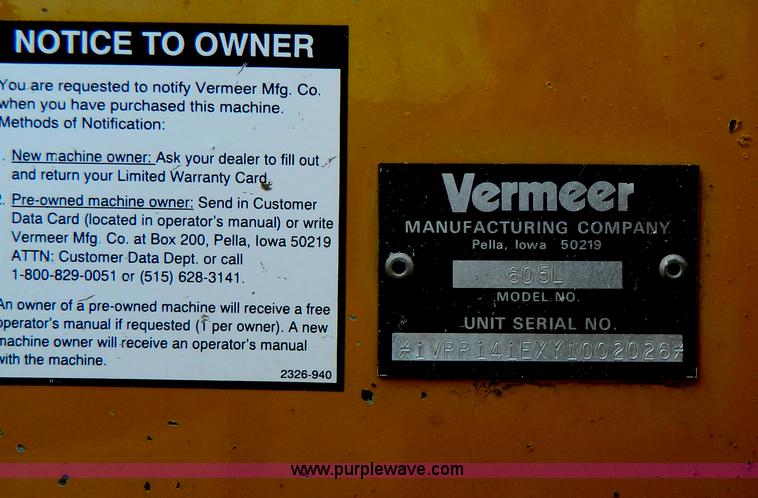 image for item G7818 2000 Vermeer 605L round baler