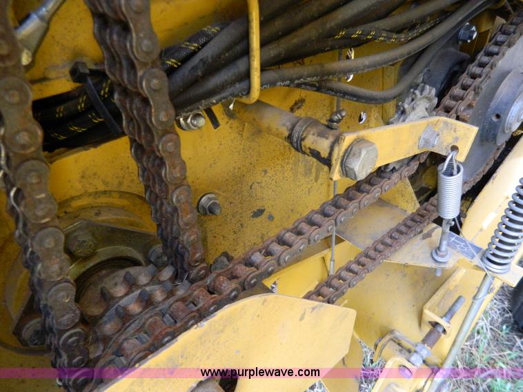 image for item G7818 2000 Vermeer 605L round baler