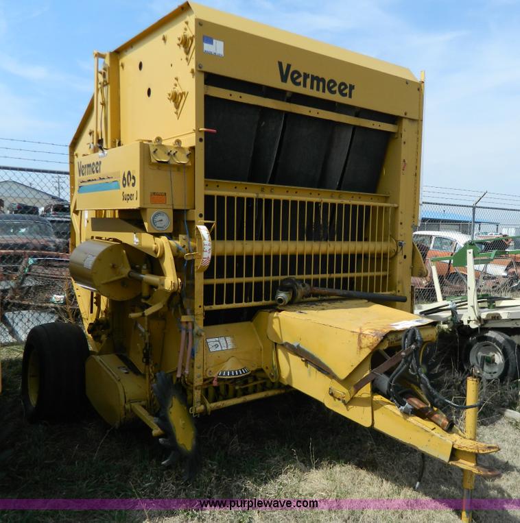 image for item G7819 1993 Vermeer 605J round baler