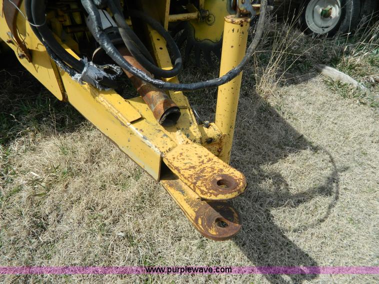 image for item G7819 1993 Vermeer 605J round baler