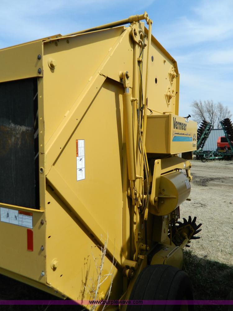 image for item G7819 1993 Vermeer 605J round baler