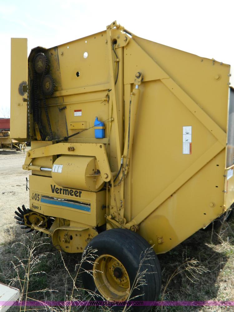 image for item G7819 1993 Vermeer 605J round baler