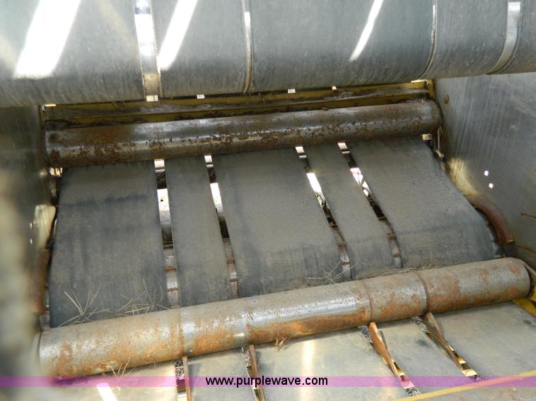 image for item G7819 1993 Vermeer 605J round baler