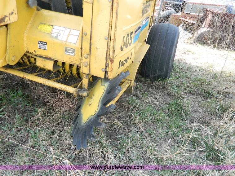 image for item G7819 1993 Vermeer 605J round baler
