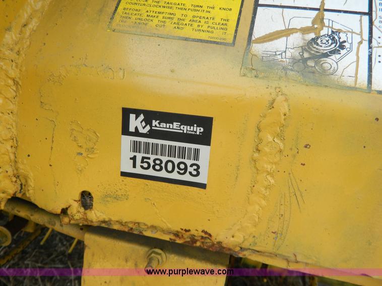 image for item G7819 1993 Vermeer 605J round baler