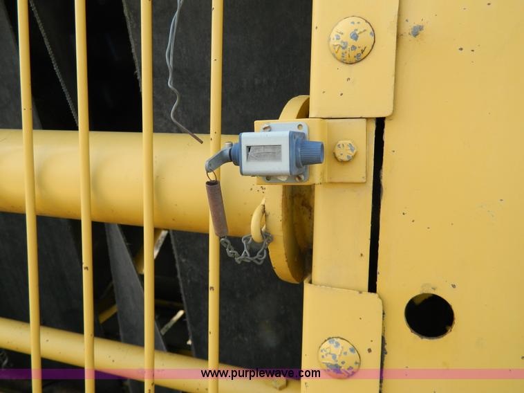 image for item G7819 1993 Vermeer 605J round baler