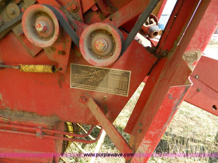 image for item G7820 1990 New Holland 855 round baler