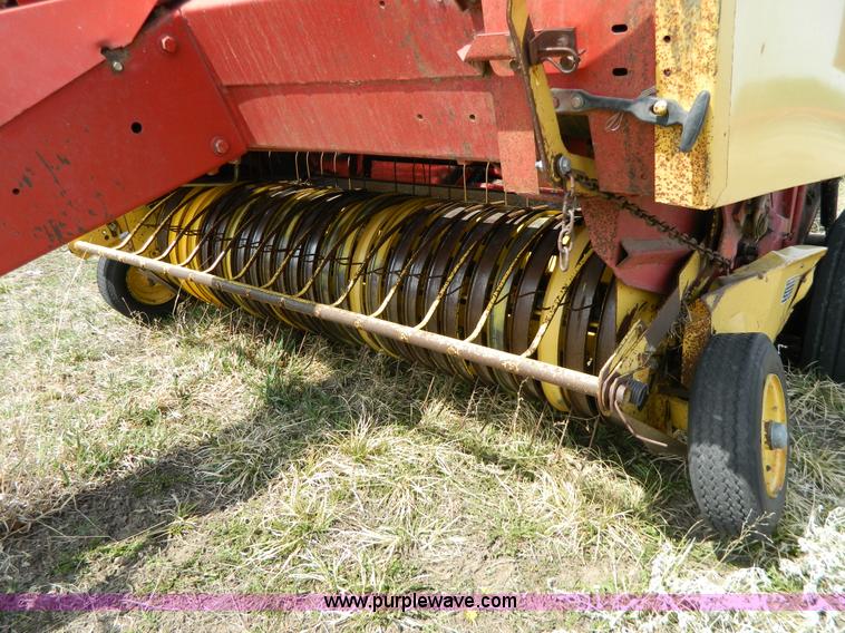 image for item G7820 1990 New Holland 855 round baler