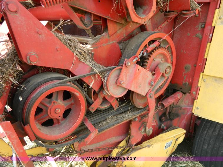 image for item G7820 1990 New Holland 855 round baler