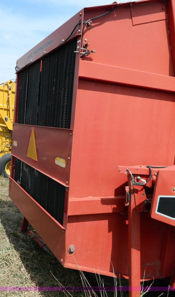image for item G7821 1989 Case IH 8460 round baler