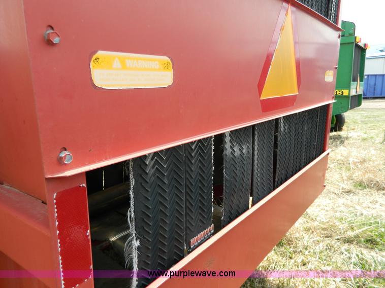 image for item G7821 1989 Case IH 8460 round baler