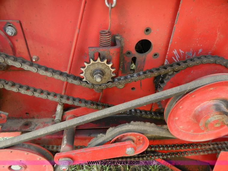 image for item G7821 1989 Case IH 8460 round baler