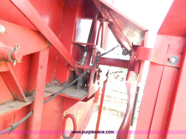 image for item G7821 1989 Case IH 8460 round baler