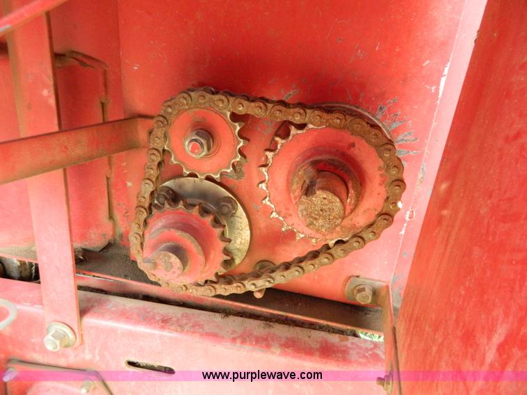 image for item G7821 1989 Case IH 8460 round baler