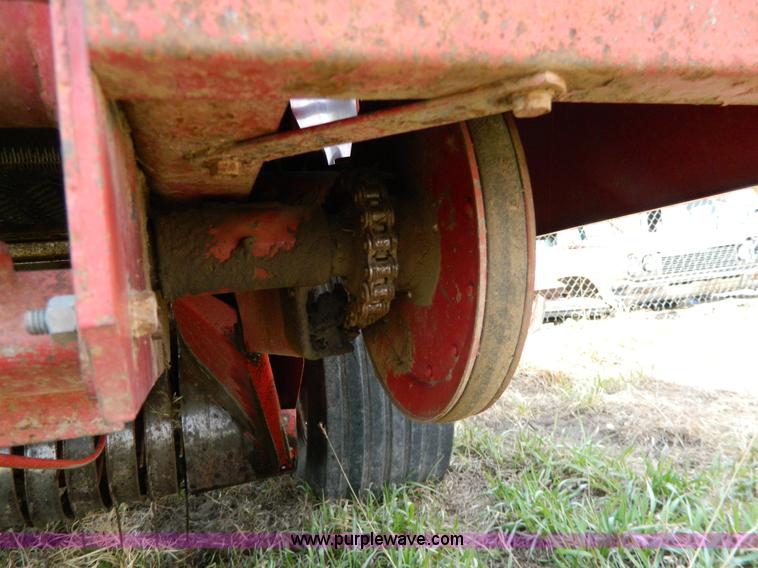 image for item G7821 1989 Case IH 8460 round baler