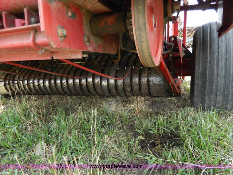 image for item G7821 1989 Case IH 8460 round baler