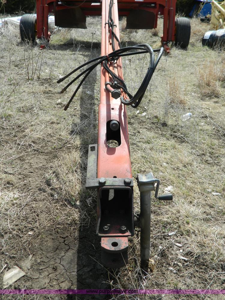 image for item G7822 New Holland 1475 swather hitch
