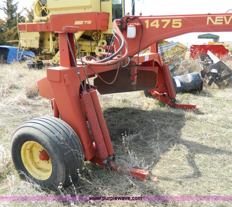 image for item G7822 New Holland 1475 swather hitch