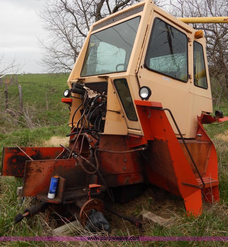image for item V9926 1972 Case 2470 tractor cab and parts