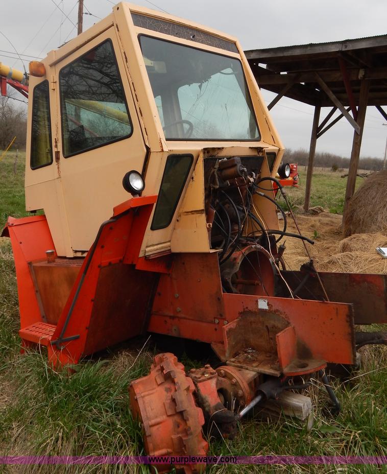 image for item V9926 1972 Case 2470 tractor cab and parts