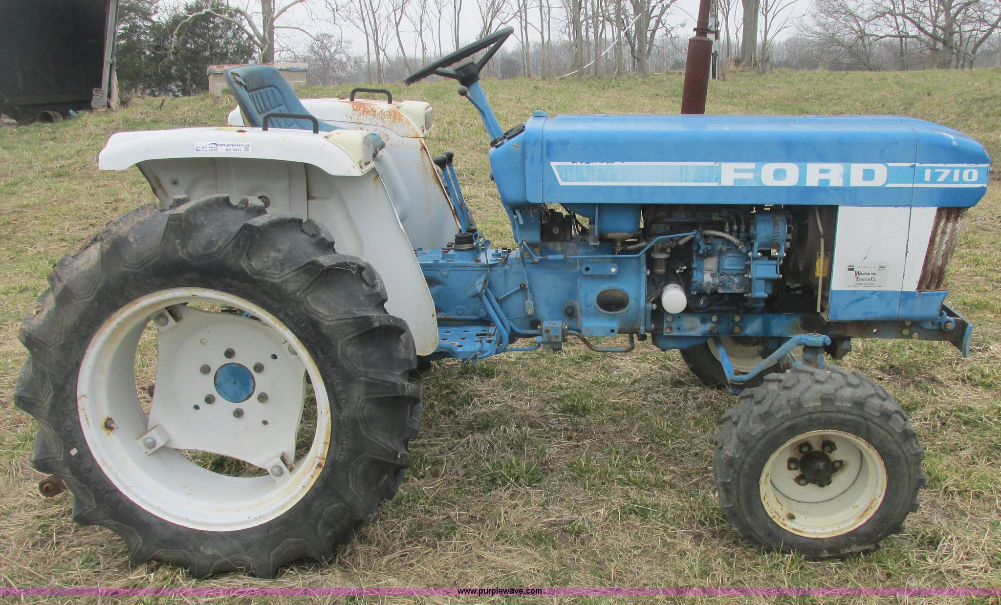 1984 Ford 1710 tractor in Rosebud, MO Item AB9433 sold Purple Wave