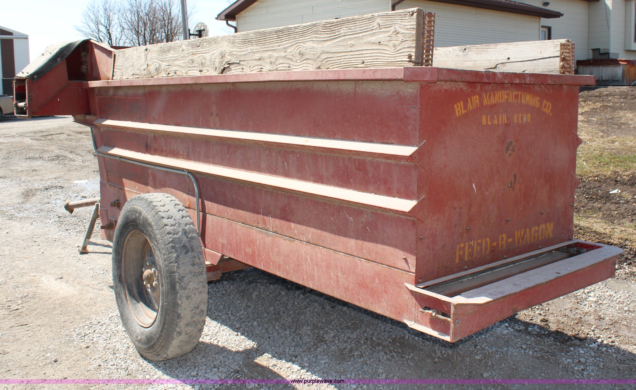 Blair feed wagon with scales in Sabetha, KS Item G5315 sold Purple Wave