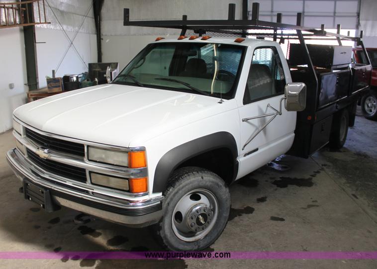image for item AA9094 1999 Chevrolet 3500 LS flatbed pickup truck