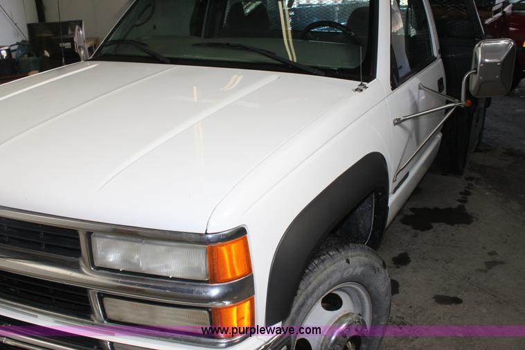 image for item AA9094 1999 Chevrolet 3500 LS flatbed pickup truck