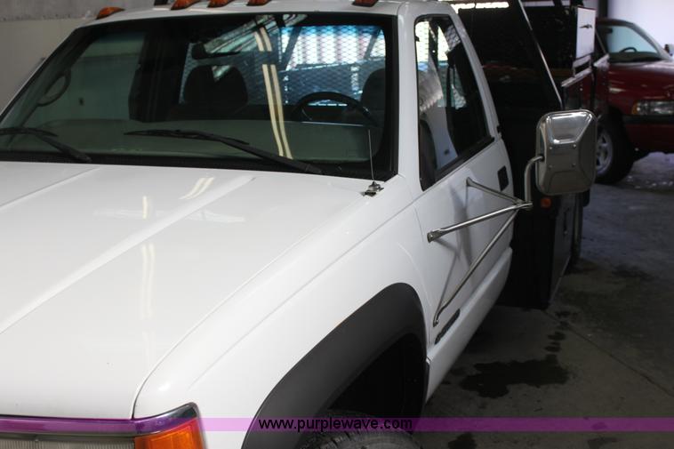 image for item AA9094 1999 Chevrolet 3500 LS flatbed pickup truck