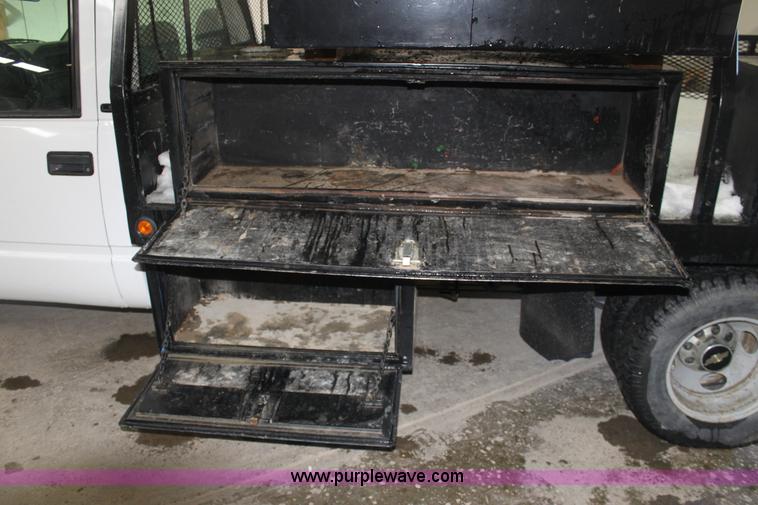 image for item AA9094 1999 Chevrolet 3500 LS flatbed pickup truck