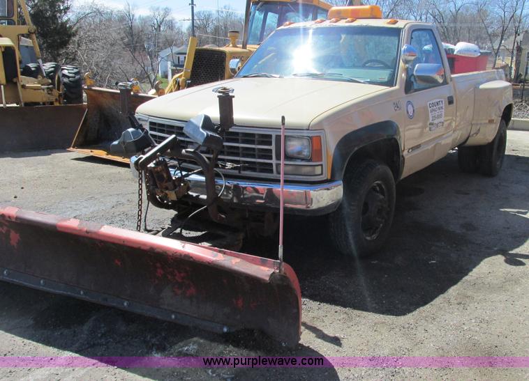 image for item AB9439 1992 Chevrolet Cheyenne 3500 pickup truck