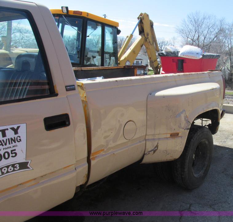 image for item AB9439 1992 Chevrolet Cheyenne 3500 pickup truck